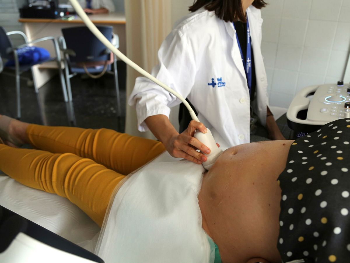 Foto: Una mujer embarazada en Barcelona. (EFE/Hospital Vall d'Hebron)