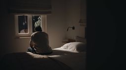 Dormir bien después de los 50: las claves para proteger la salud y envejecer mejor