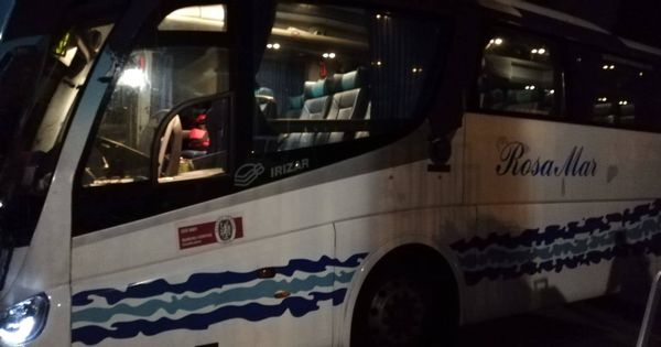 Foto: Así ha quedado el autobus de HazteOir tras pasar por el 'taller' de la Central de la Policía Local de Valencia.