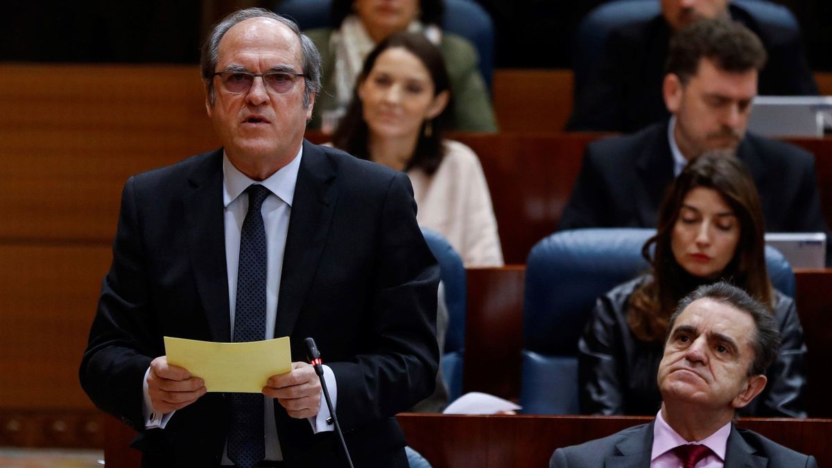 El PSOE anuncia una moción de censura contra Cifuentes por el caso del máster