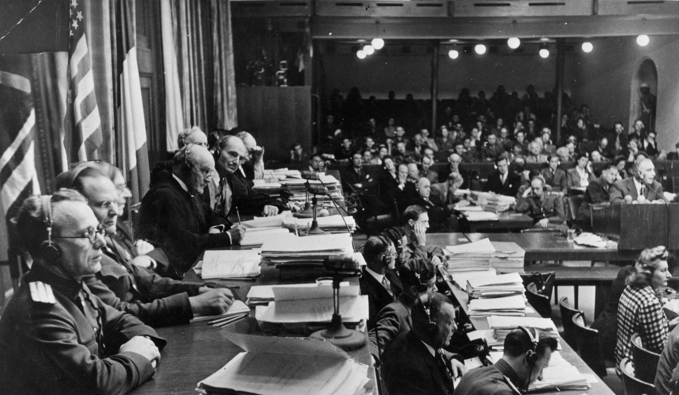 1946: Miembros del Tribunal de Núremberg. Francis Biddle es el sexto por la izquierda. (Getty Images)
