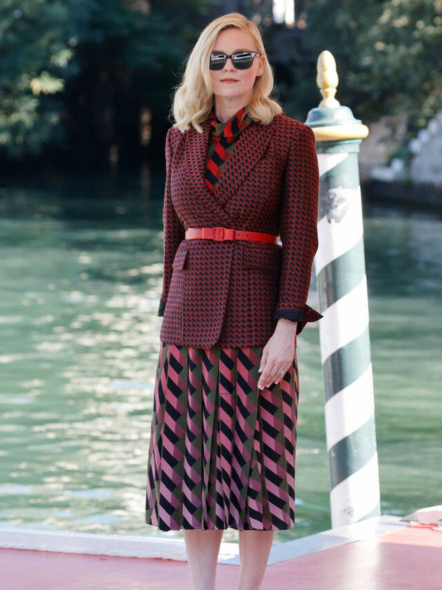 Kirsten Dunst llega al Festival de Venecia.  (Getty)