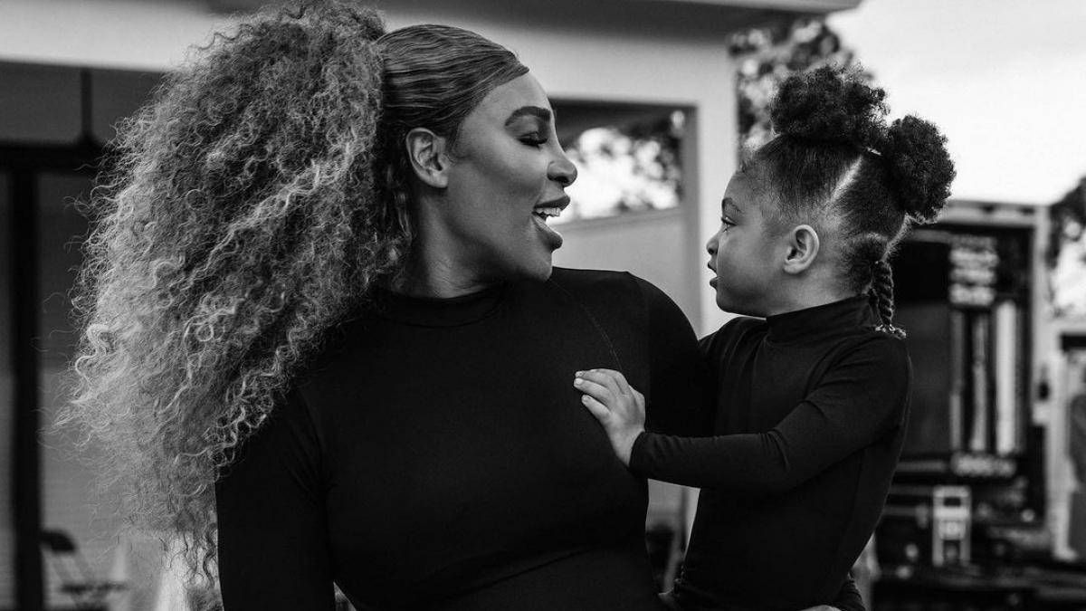 Serena Williams y su hija de tres años posan juntas en una campaña