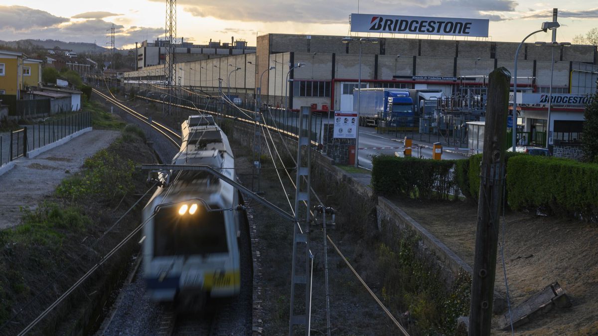 Un fallo en el diseño retrasa la llegada de 21 trenes comprometidos para Cantabria