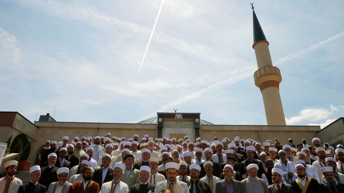 Austria cerrará siete mezquitas y expulsará hasta a 60 predicadores islámicos