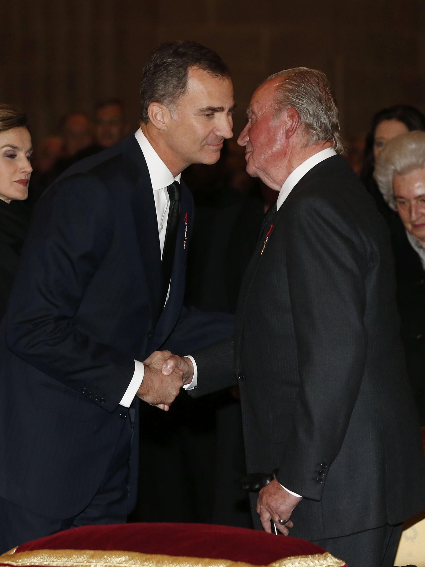 El rey Juan Carlos y el rey Felipe, en una imagen de archivo. (EFE)