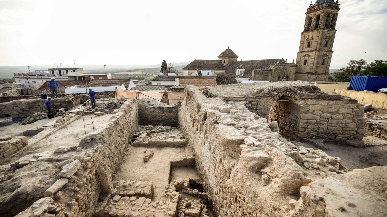 Foto: Excavaciones en el castillo de montilla. EFE Rafa Alcaide