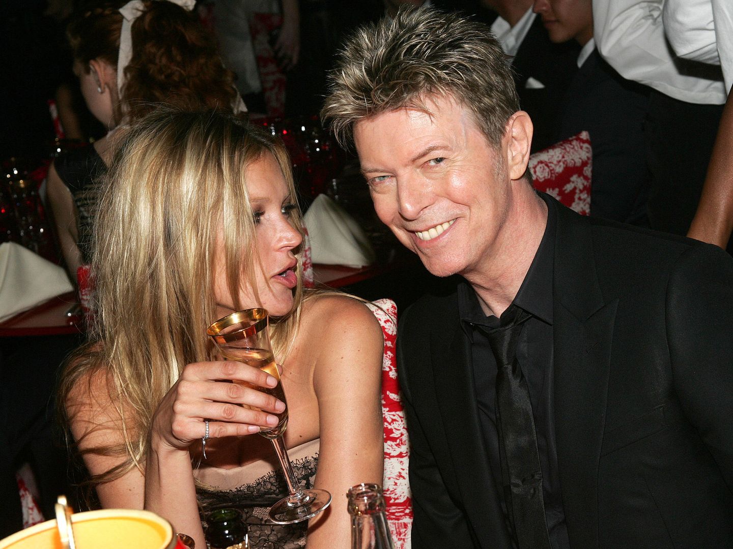  Kate Moss y David Bowie, en 2005. (Getty)