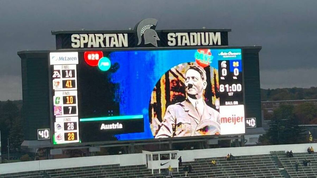Una imagen de Hitler enturbia un partido de fútbol americano entre dos universidades: ya han pedido perdón