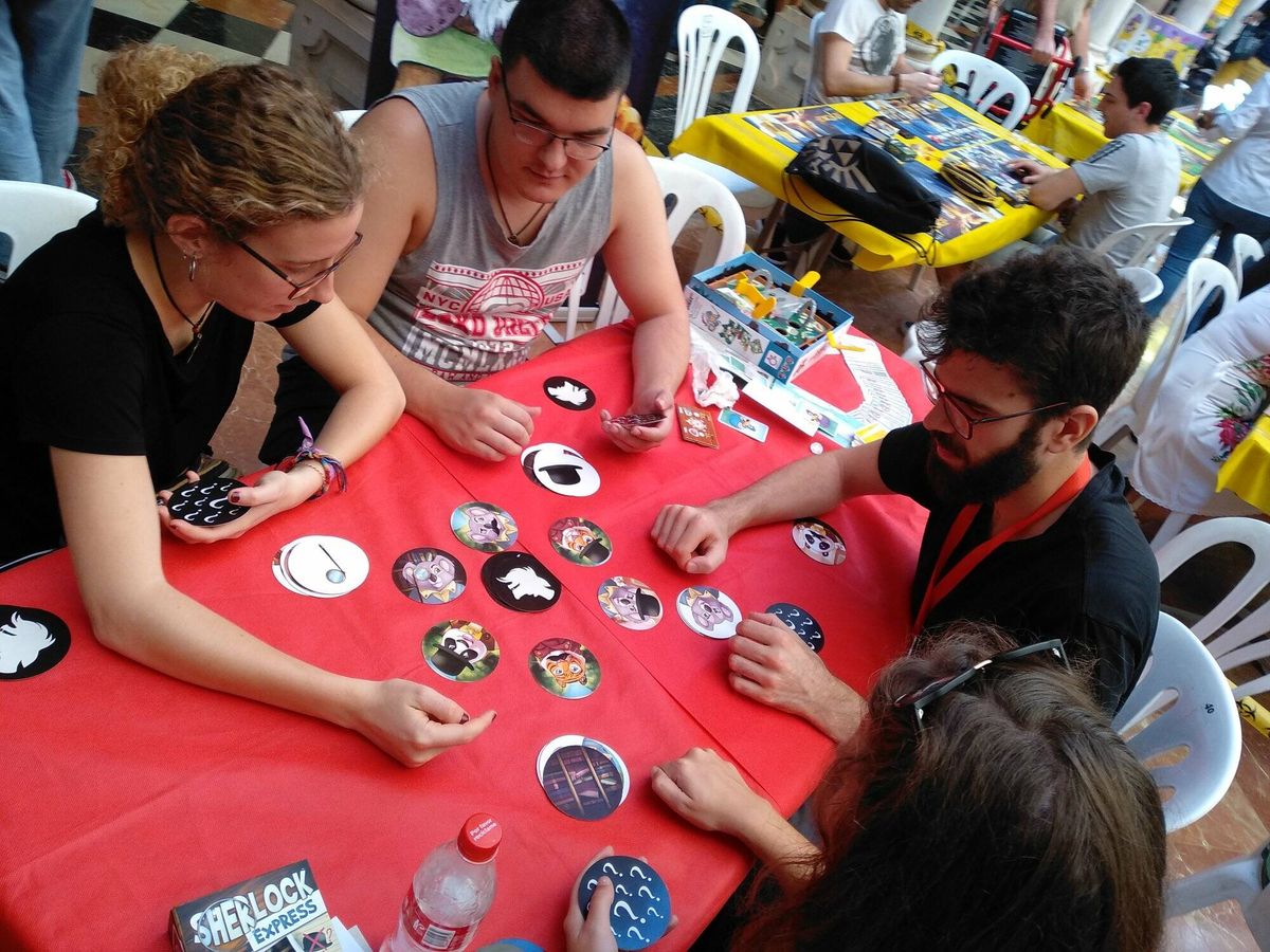 Foto: Partida a 'Sherlock Express' en el Festival Internacional de juegos de mesa de Córdoba. (Foto cedida)