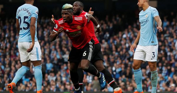 Foto: Paul Pogba marcó dos de los tres goles de United ante el City. (Reuters)