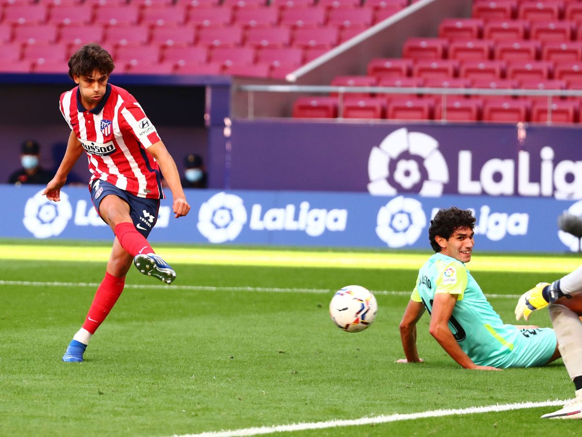 Foto: João Félix anota el tercero gol del Atlético. (Reuters)