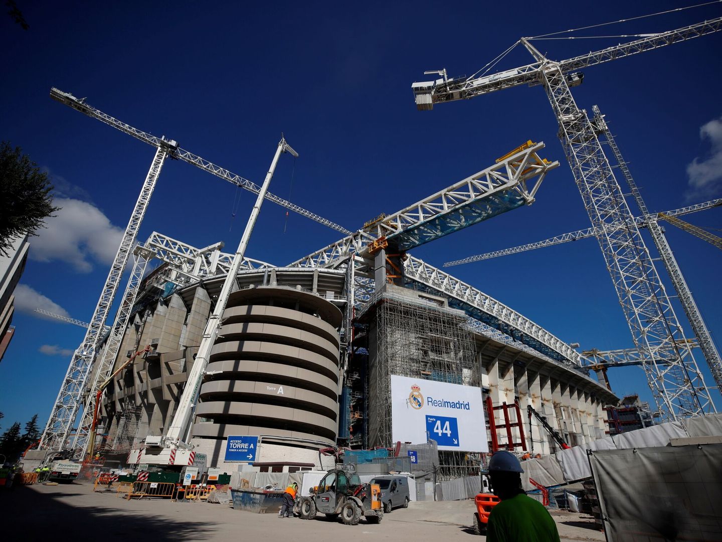 Obras de remodelación del Estadio Santiago Bernabéu. (EFE/Javier Lizón) 