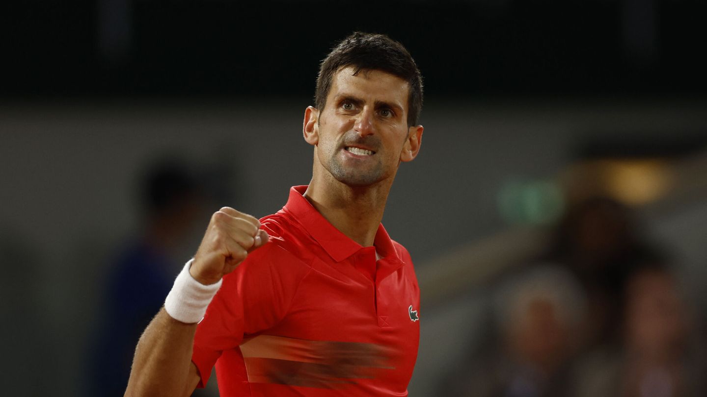 Novak Djokovic celebra un punto en el partido de cuartos de esta edición. (Reuters/Vincent West)
