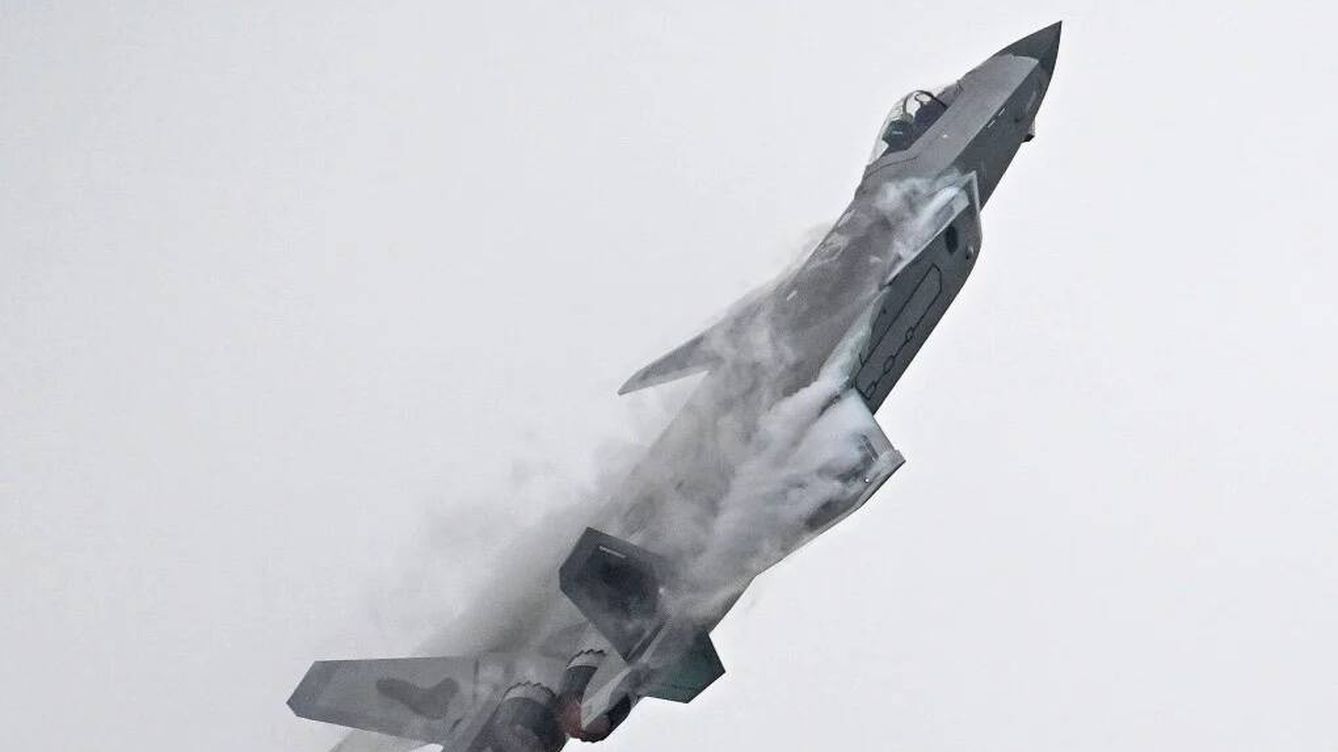 Foto: El nuevo caza sustituirá al J-20 como el caza furtivo más avanzado de China. (CNS/AFP)