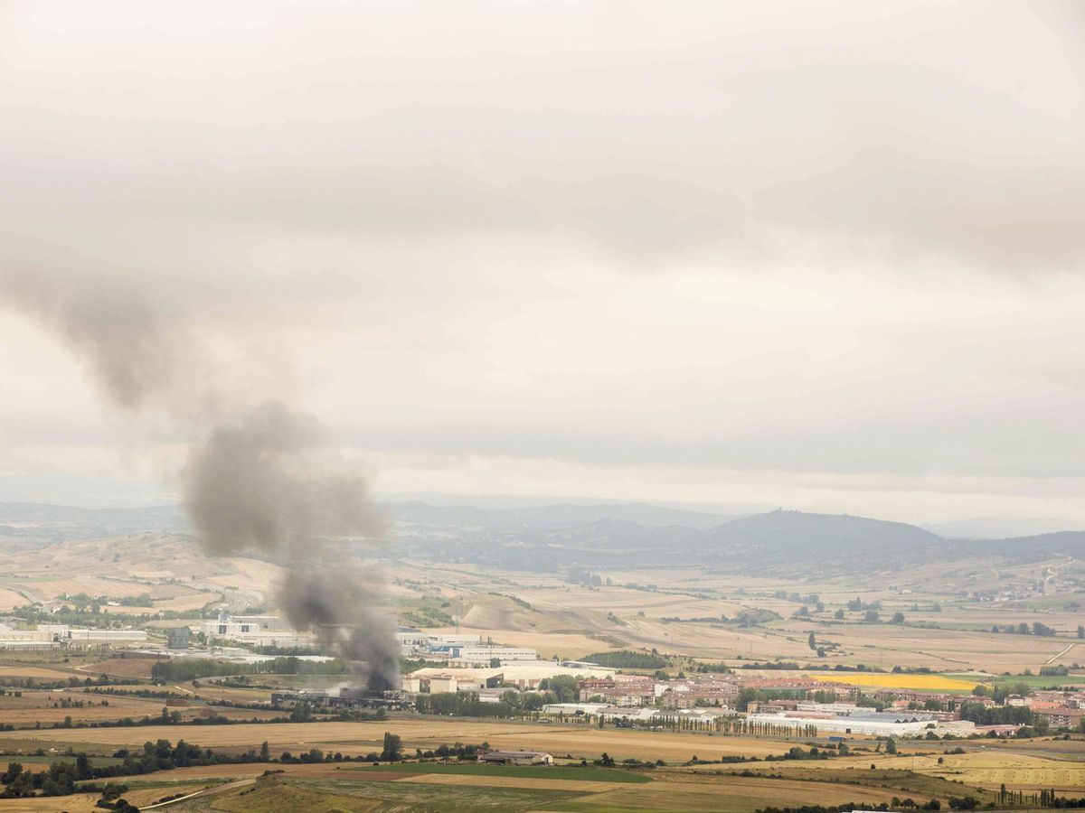 Foto: Incendio en la planta de Aldanondo, en 2018. (EFE/Aguilar)