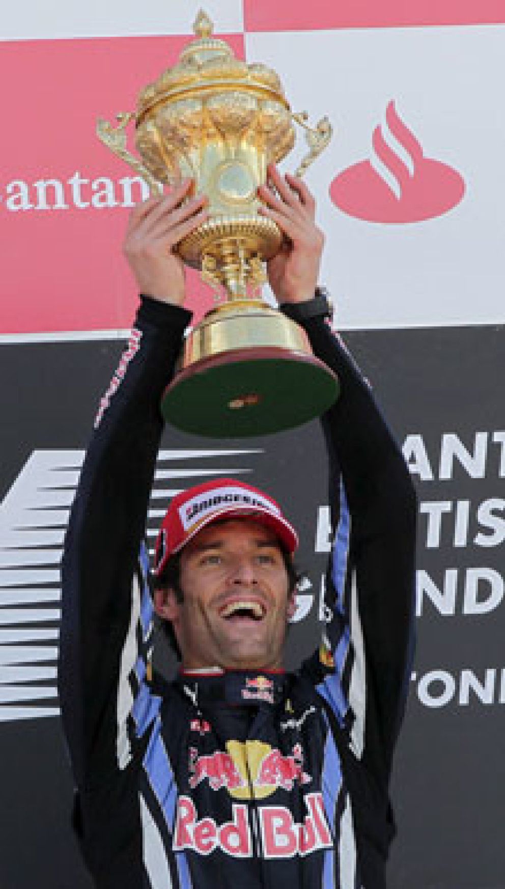 Foto: Webber a su equipo tras ganar la carrera: "No está mal para ser el piloto número dos"