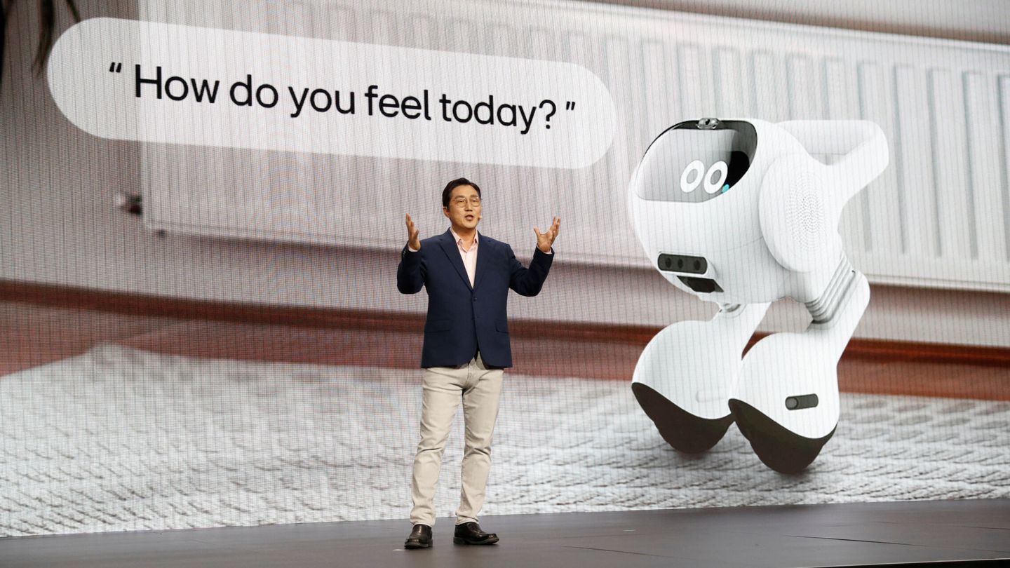 La mascota robótica de LG: se conecta a todos los aparatos electrónicos de casa para controlar el hogar y, según LG, te saluda y hace compañía. (Reuters)