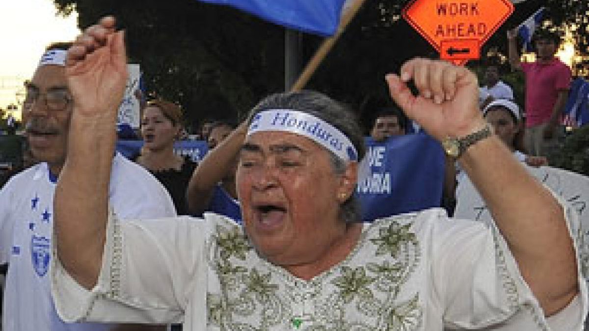 El presidente de Costa Rica dice que el acuerdo "no ha muerto" y que Honduras no merece sufrir más