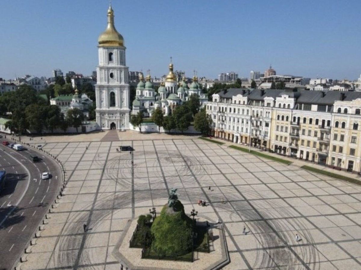 Foto: La plaza de la catedral de Santa Sofía en Kiev, tras el anuncio. (Ministerio de Cultura)