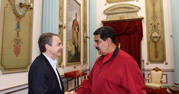 Foto: El expresidente Zapatero saluda a Nicolás Maduro en el Palacio de Miraflores, Caracas, el 20 de febrero de 2017. (Reuters)