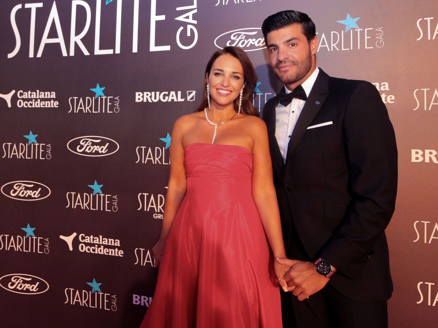 Paula Echevarría y Miguel Torres, a su llegada a la Starlite Gala 2020. (EFE)