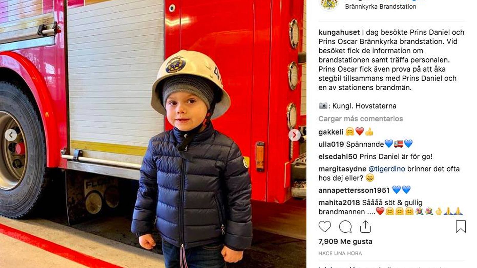 Foto: El príncipe Oscar visita una estación de bomberos junto a su padre. (Redes sociales)