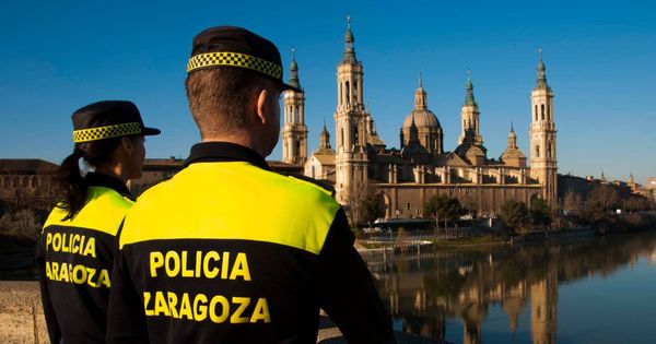 Foto: Agentes de la policía de Zaragoza. (Policía)