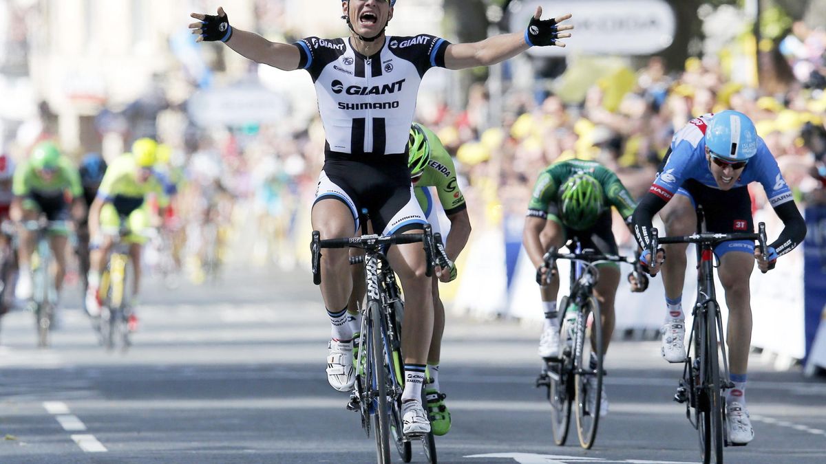Kittel aprovecha la caída de Cavendish y se impone en un accidentado final de etapa