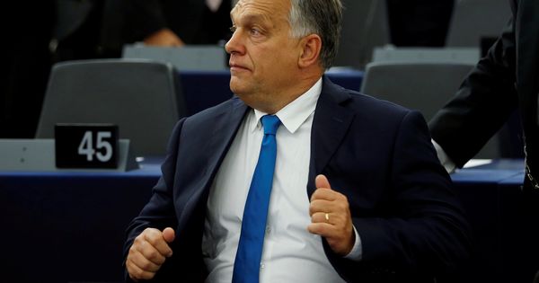 Foto: Orbán, durante el debate en la Eurocámara para pedir que se retire a Hungría su voto en la UE. (Reuters)