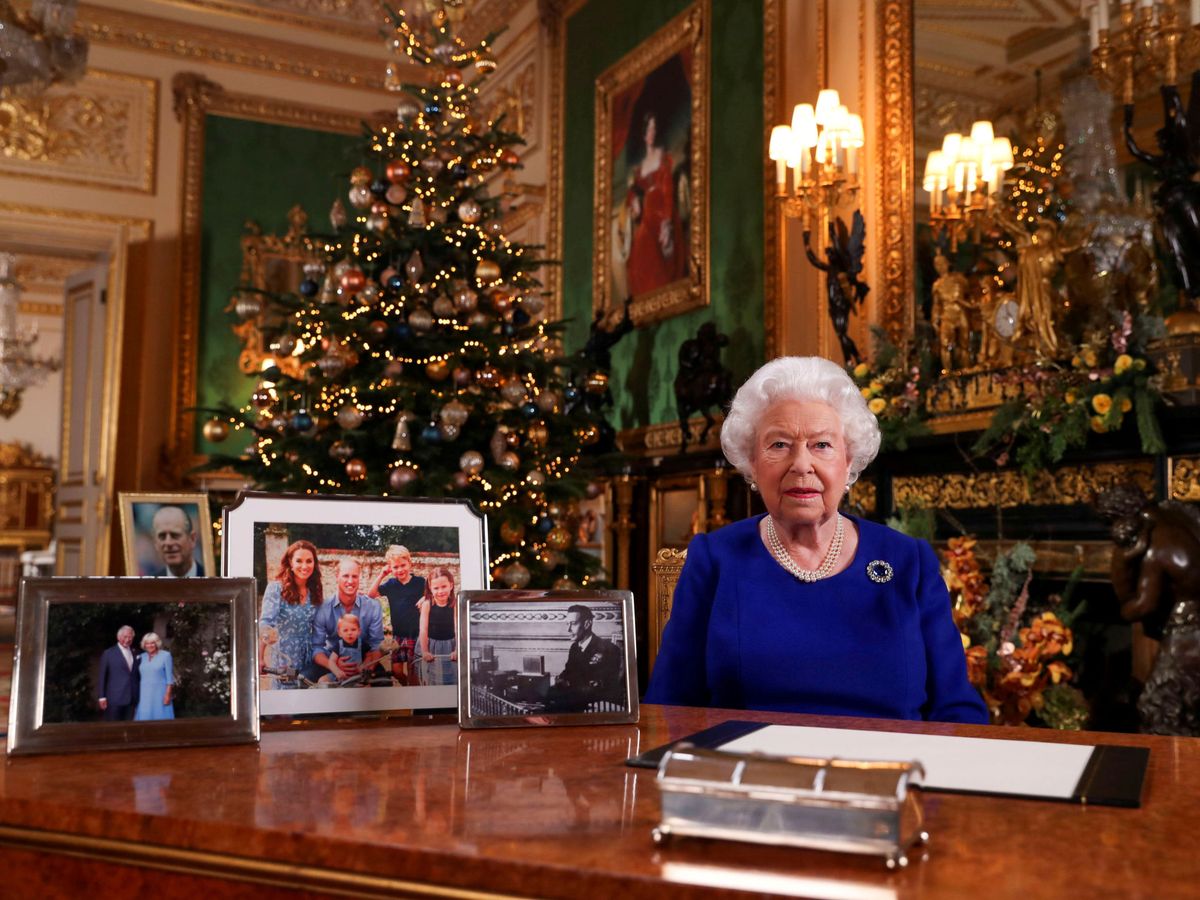 Foto: La reina Isabel, durante el discurso navideño del año pasado. (Reuters)