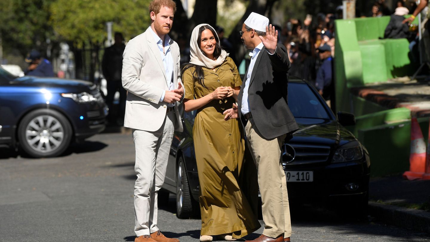 El príncipe Harry y Meghan Markle, en la mezquita Auwal. (Reuters)