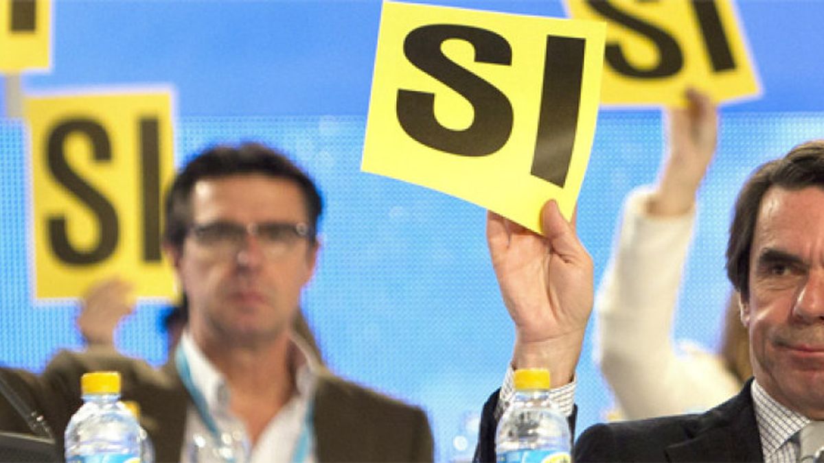 Aznar deja en evidencia a la cúpula de Génova tras adelantarse con la demanda contra El País