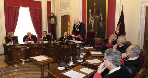 Foto: Pleno del Consejo de Estado encabezado por el anterior presidente, José Manuel Romay Beccaría.