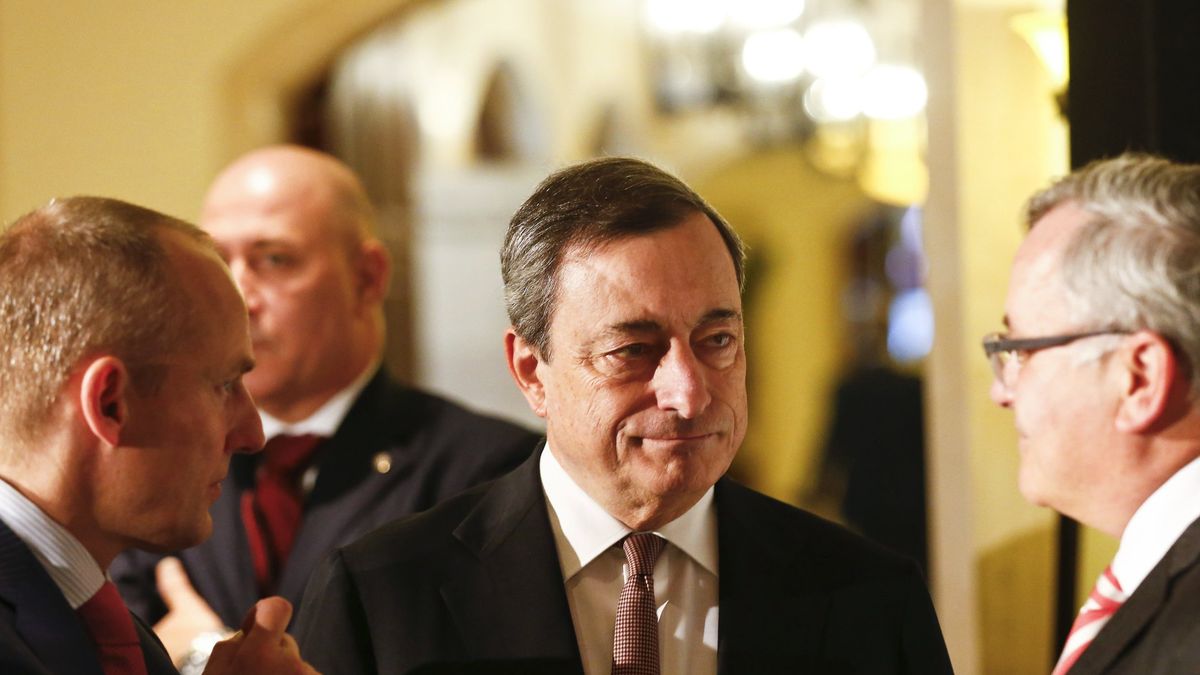 Draghi no cree que "los riesgos de deflación vayan a materializarse en la Eurozona"