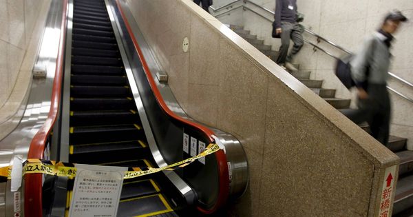 Foto: Escaleras mecánicas averiadas en una estación de metro. (EFE)