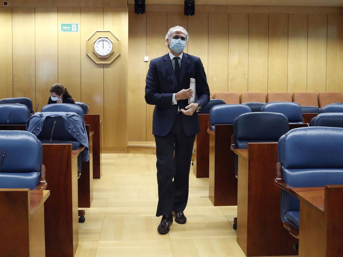 Foto: El consejero de Sanidad de Madrid, Enrique Ruiz Escudero, en la comisión de la Asamblea. (EFE)