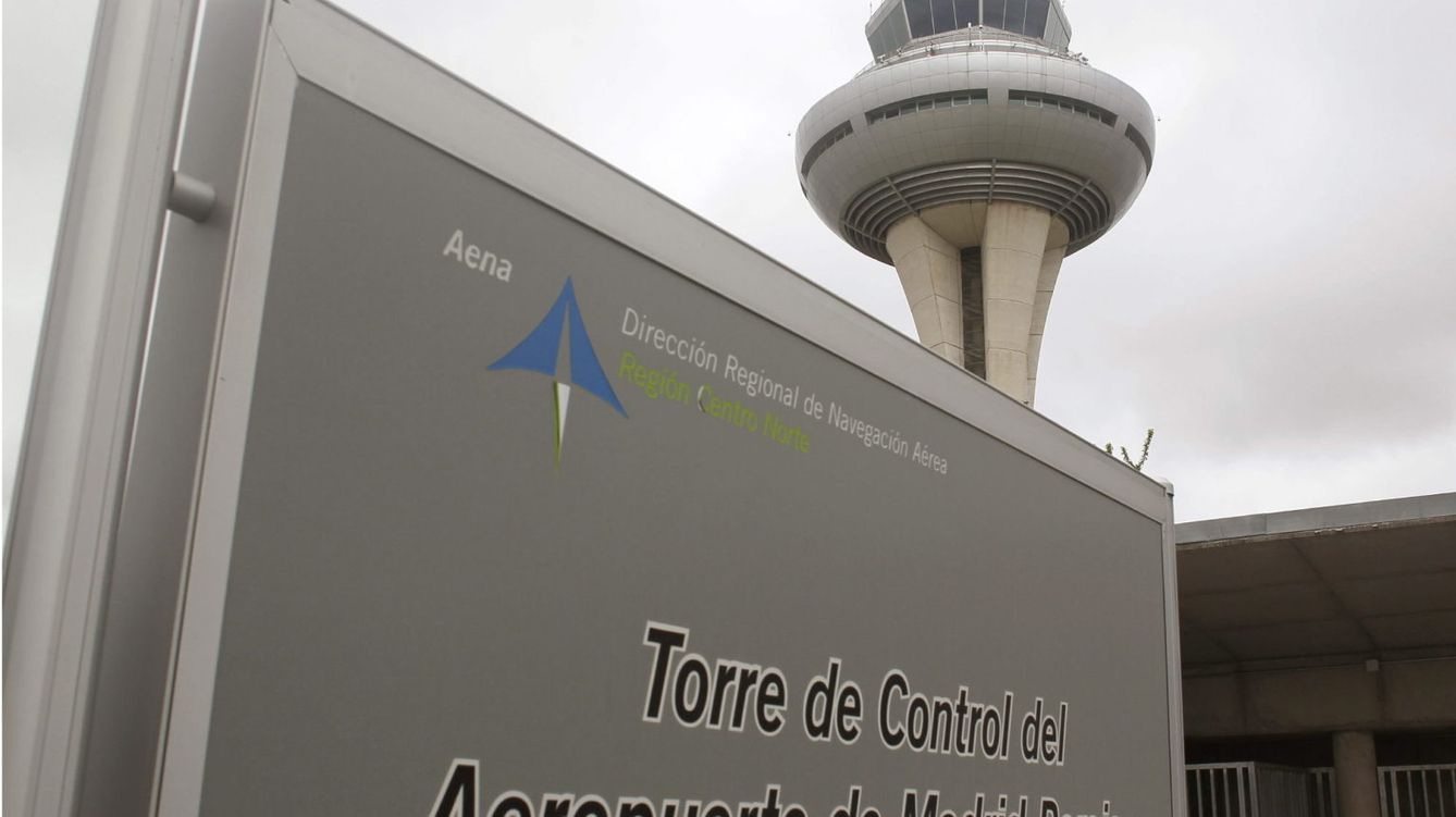 Foto: Torre de control de Madrid-Barajas (EFE)