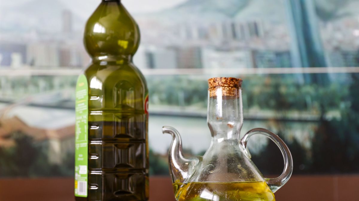Estas son las alternativas del aceite de oliva que puedes usar en la cocina: tu bolsillo te lo agradecerá
