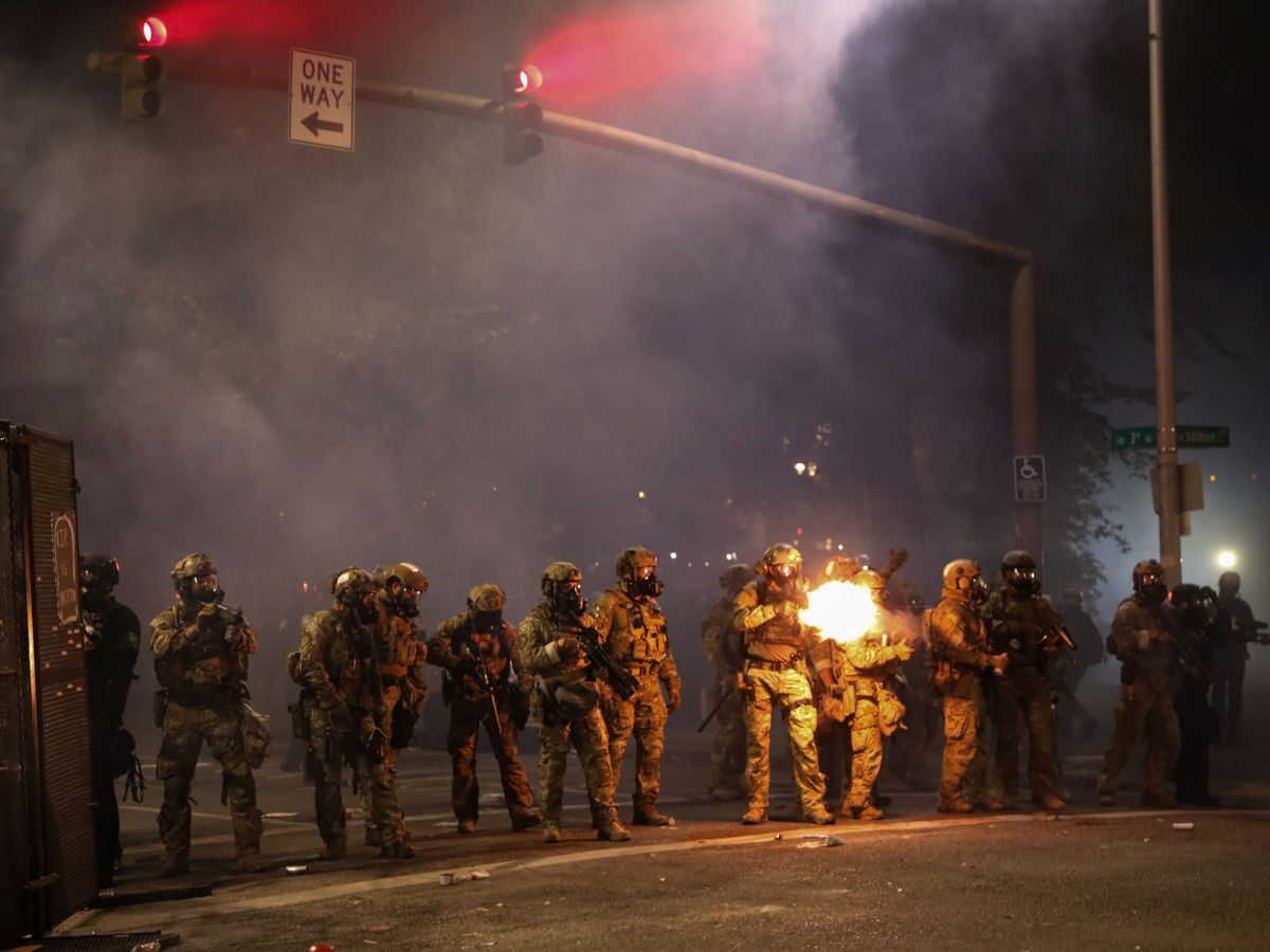 Foto: Agentes en Portland (Reuters)