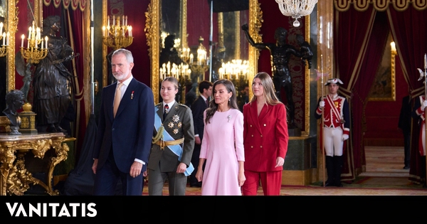 Ceuta, las fotos de Leonor y Sofía y el recuerdo los años militares de la heredera: lo que no se ha visto de la recepción en el Palacio Real