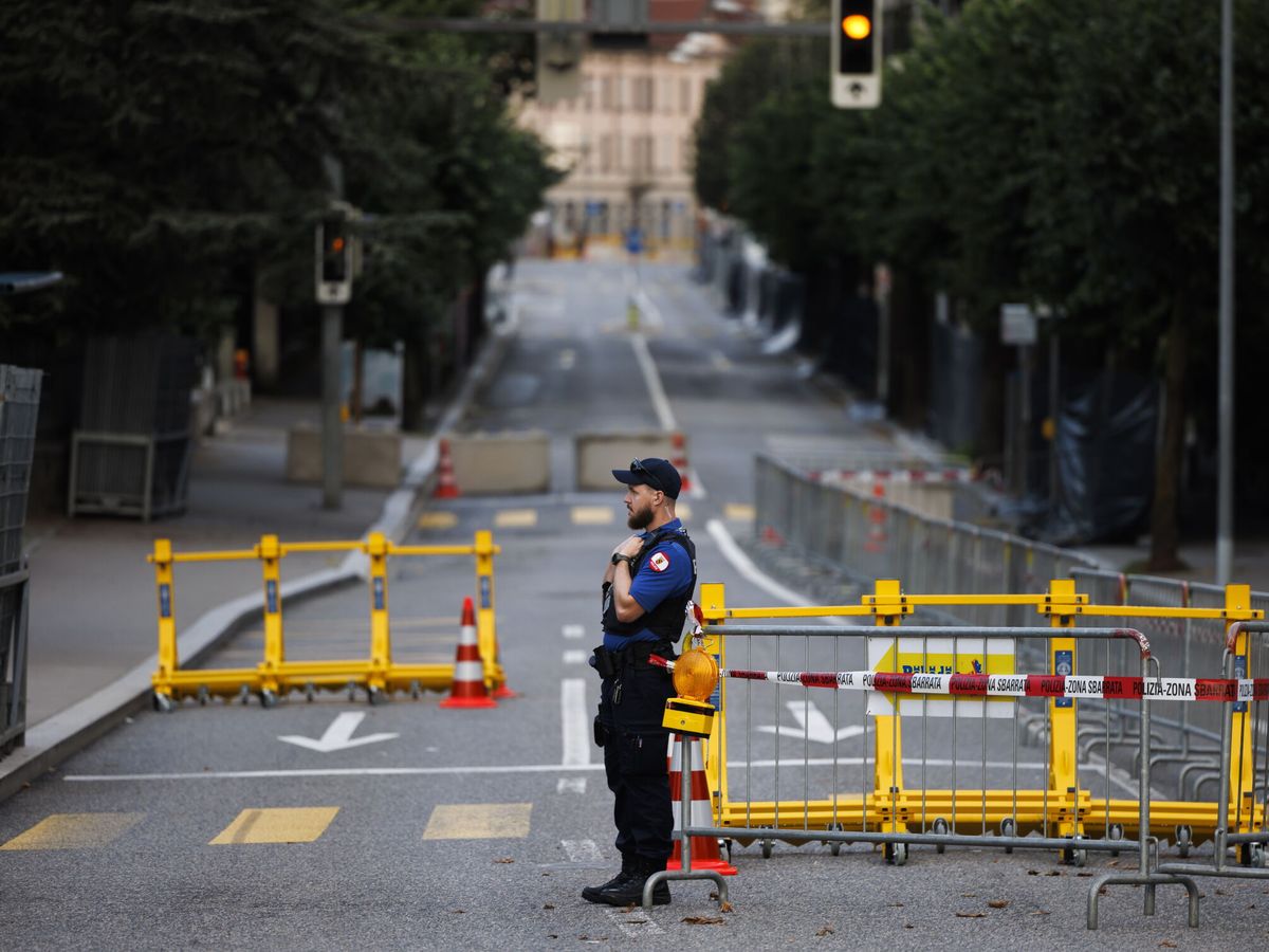 Foto: Policía en Suiza. (EFE/EPA/Michael Buholzer)