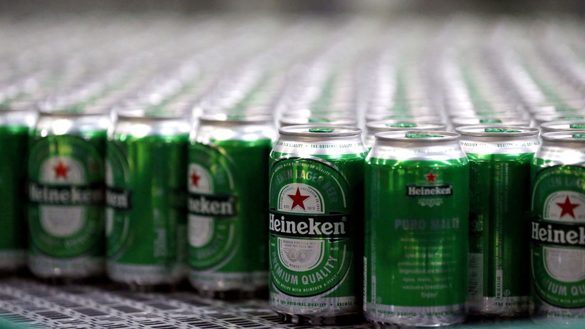 Heineken vende por un euro todo su negocio de cervezas en Rusia y abandona el país