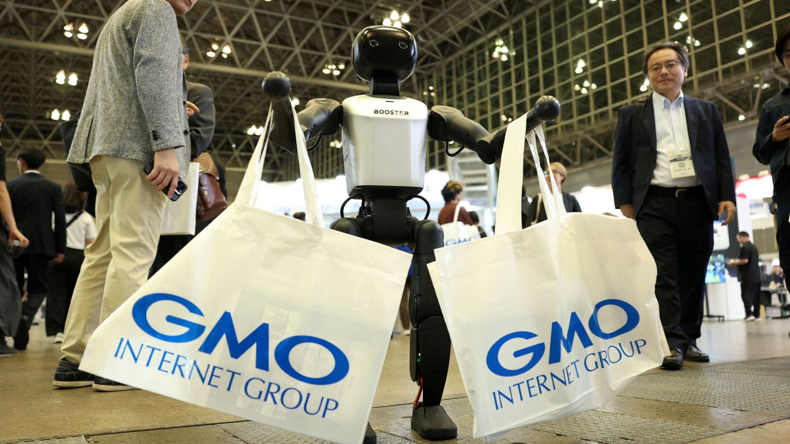 La nipona GMO se hunde un 15% en bolsa tras sufrir ciberataques: "Internet está al borde del colapso"