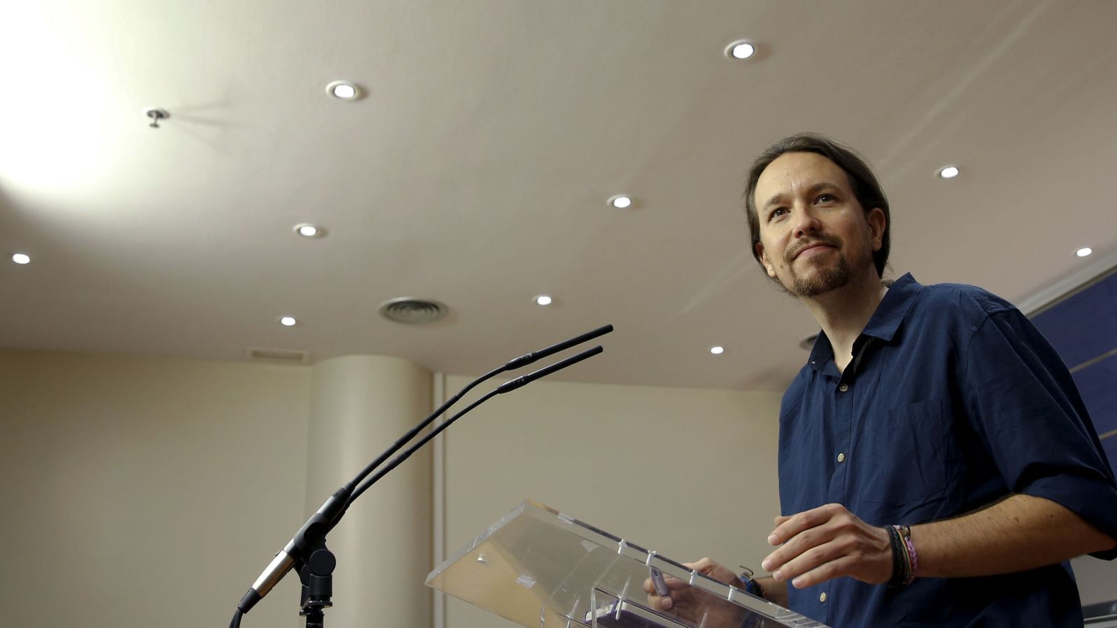 Foto: El secretario general de Podemos, Pablo Iglesias, durante la rueda de prensa en el Congreso tras haber sido recibido por el Rey. (EFE)