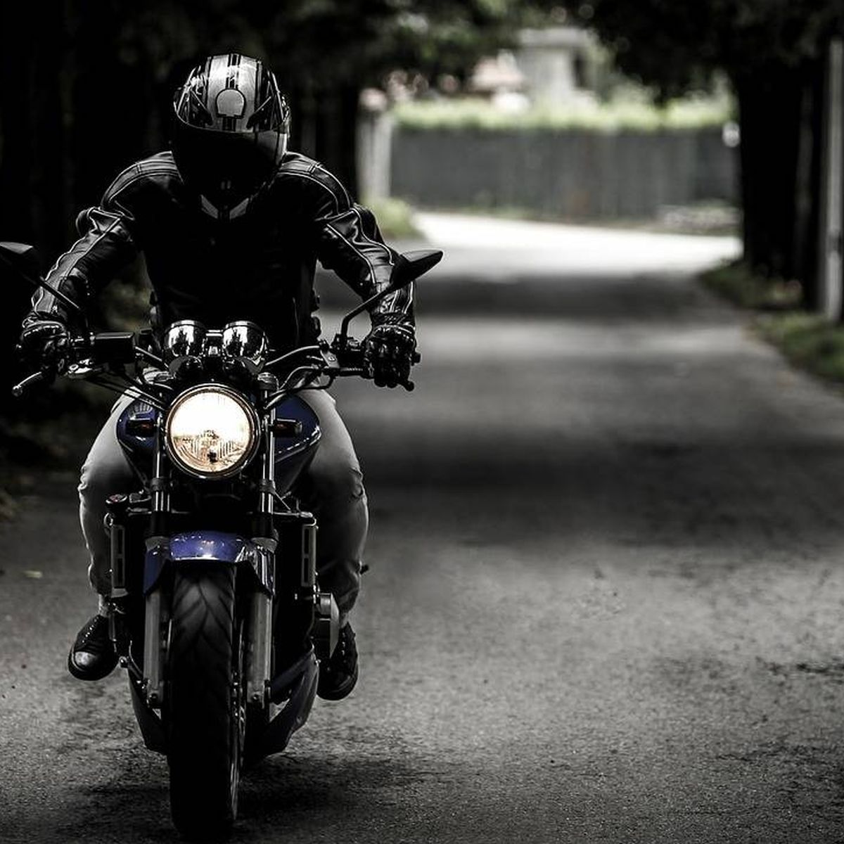 Uso de obligatorio si vas en moto: así será la nueva normativa de la