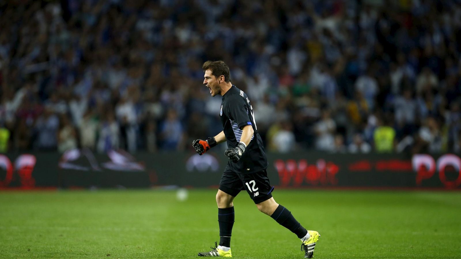 Foto: Iker Casillas es el nuevo referente del Porto que entrena Julen Lopetegui (reuters)