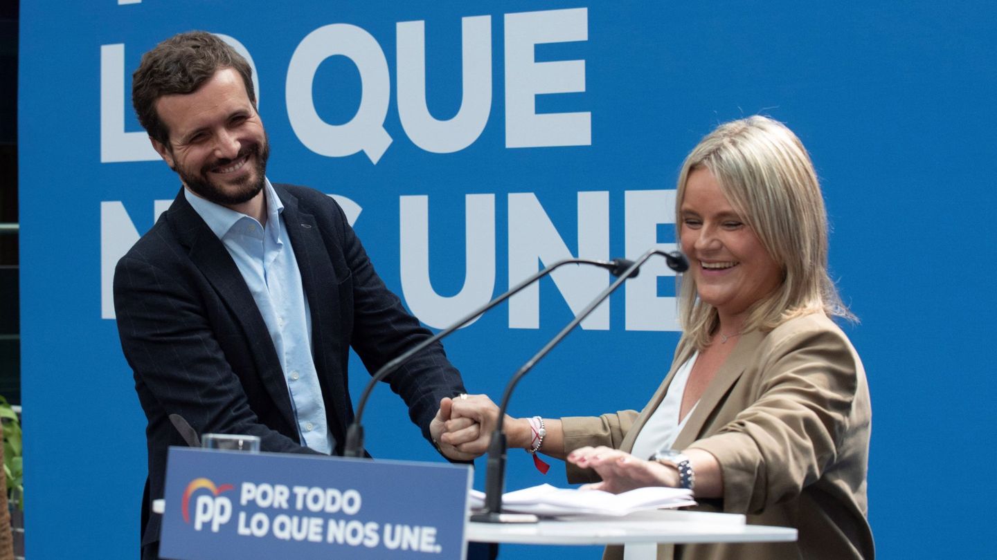 El presidente del PP, Pablo Casado, y la diputada en la Asamblea de Madrid Marimar Blanco. (EFE)