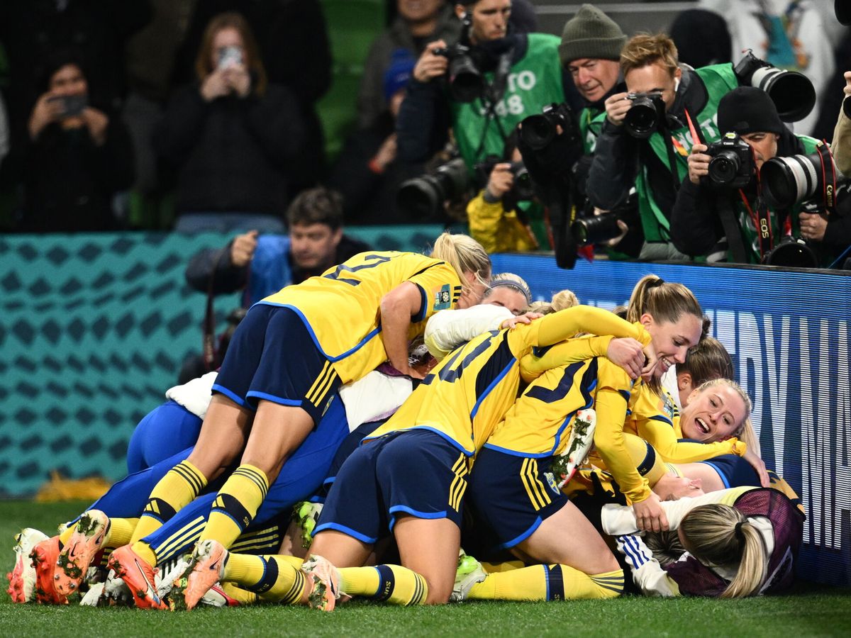 Foto: Suecia celebra su clasificación a cuartos. (EFE/EPA/Joel Carrett)