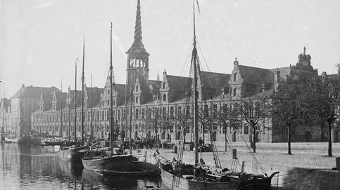 “Es nuestra Notre Dame”: arde la Bolsa de Copenhague, icono de los inicios del capitalismo
